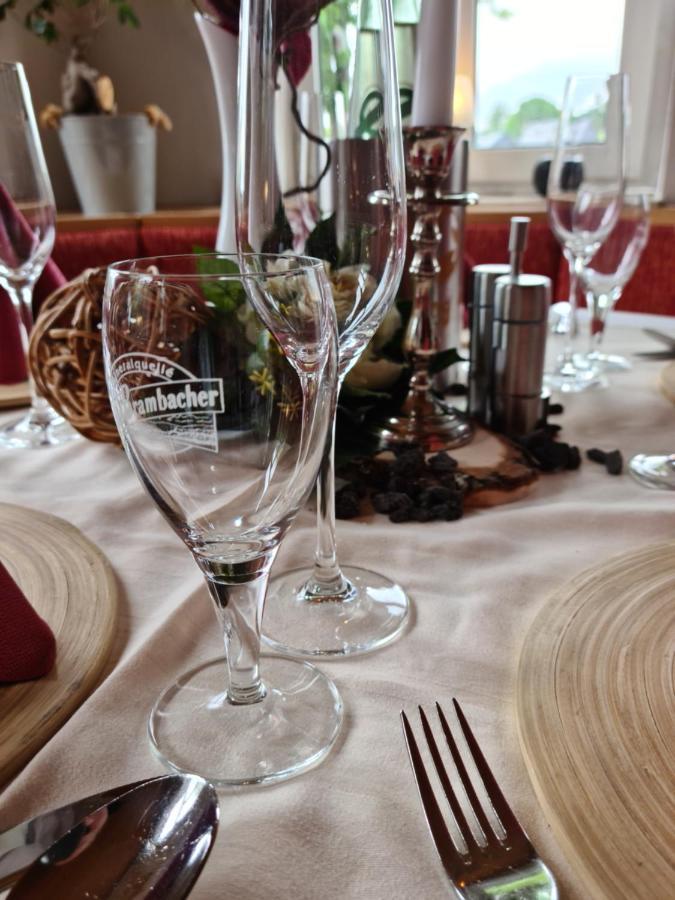 Landhotel Weisses Roess'L Adorf Bagian luar foto