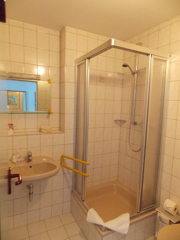 Landhotel Weisses Roess'L Adorf Ruang foto