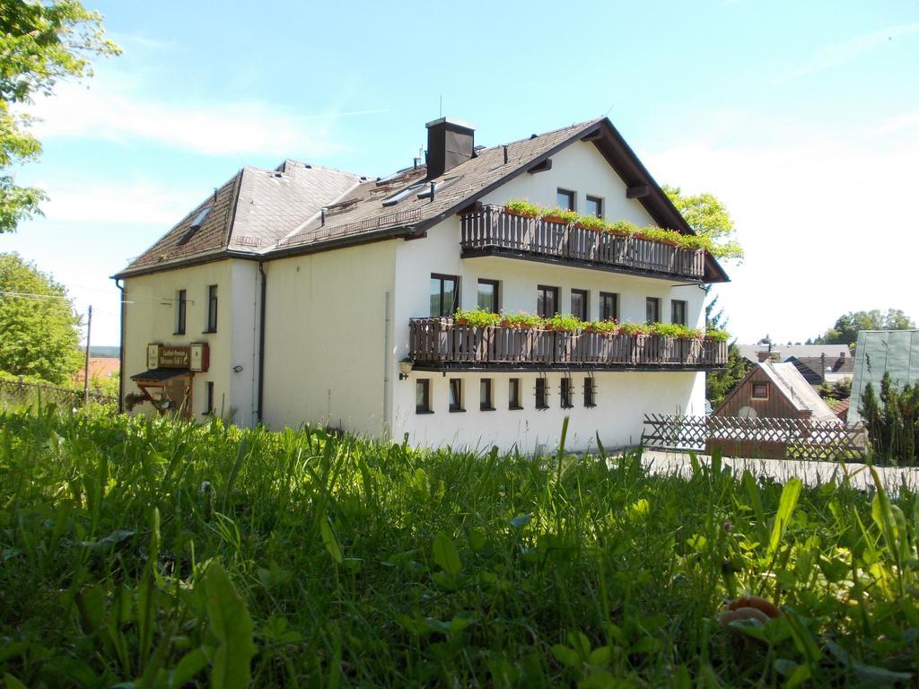 Landhotel Weisses Roess'L Adorf Bagian luar foto